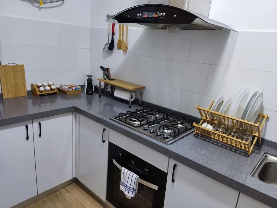 Superbe Appartement Avec Parking Gratuit Et Garde 다카르 외부 사진