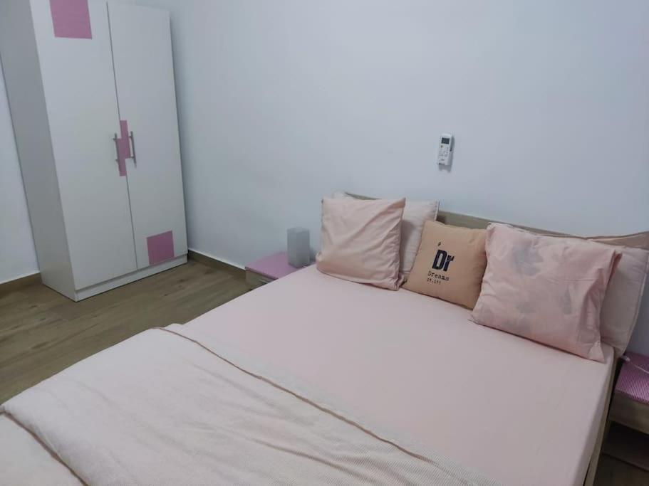 Superbe Appartement Avec Parking Gratuit Et Garde 다카르 외부 사진